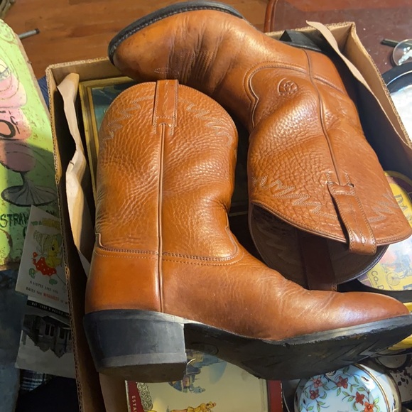 Ariat cowboy boots - Picture 3 of 10